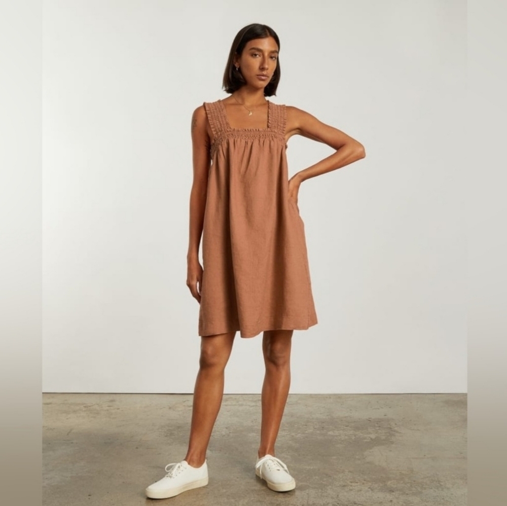 EVERLANE The Smocked Linen Dress Sleeveless Tawny Brown Oversized Pockets